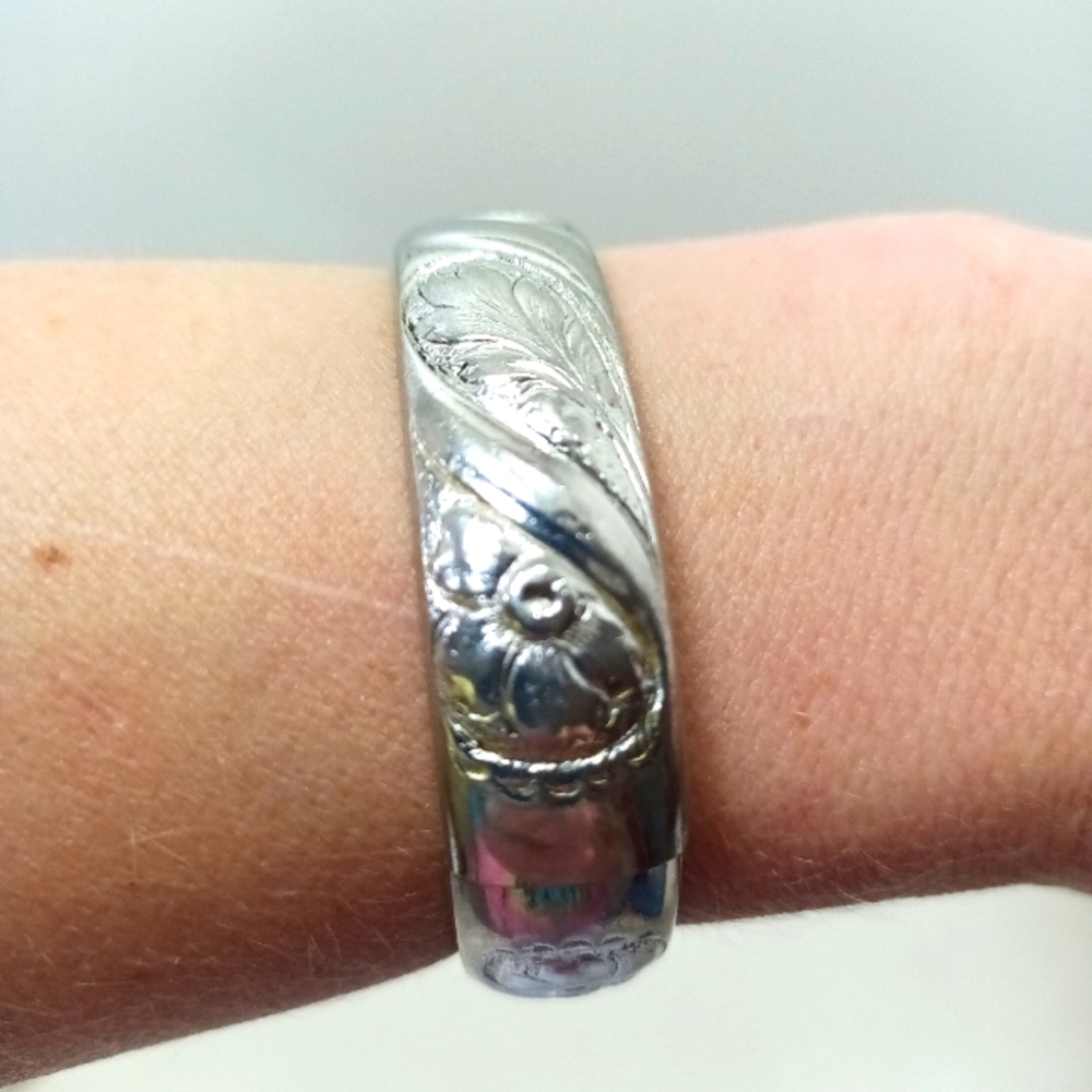 Vintage Whiting and Davis Floral Clamper Bracelet Silver
